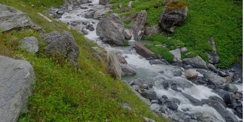 pin parvati pass trek