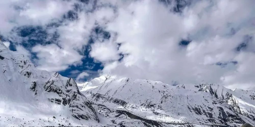 the ultimate expedition guide black peak vs kang yatse 2 vs friendship peak